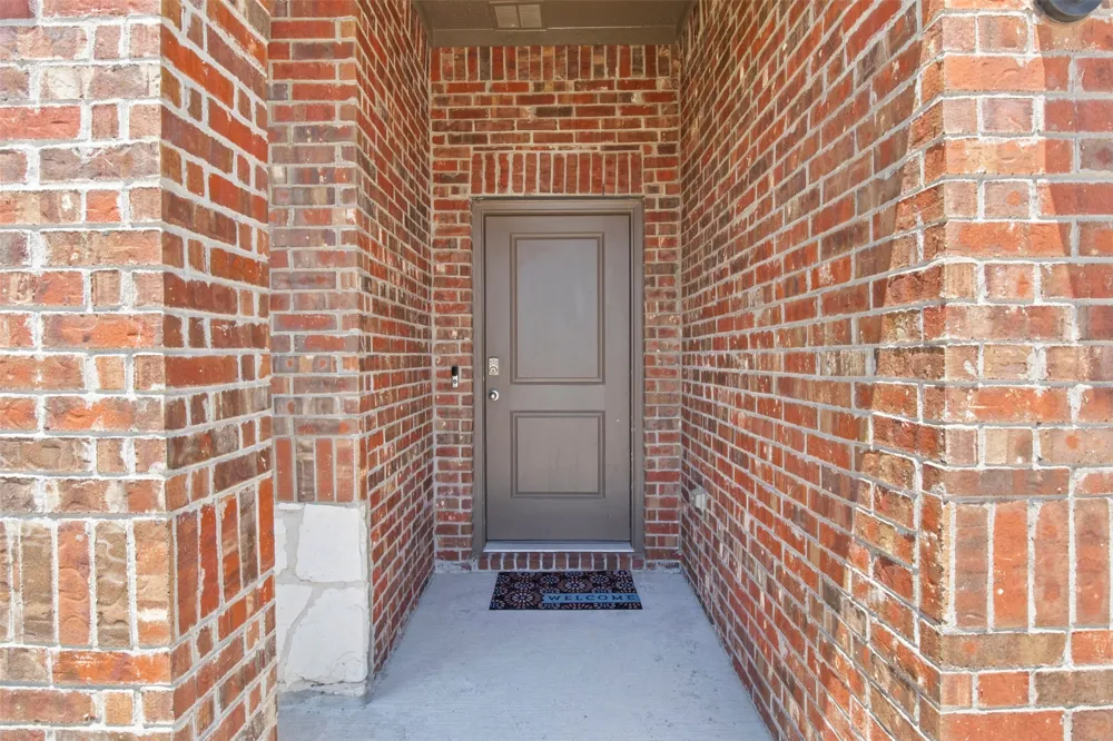 2004 Princeton Avenue Farmersville, TX 75442