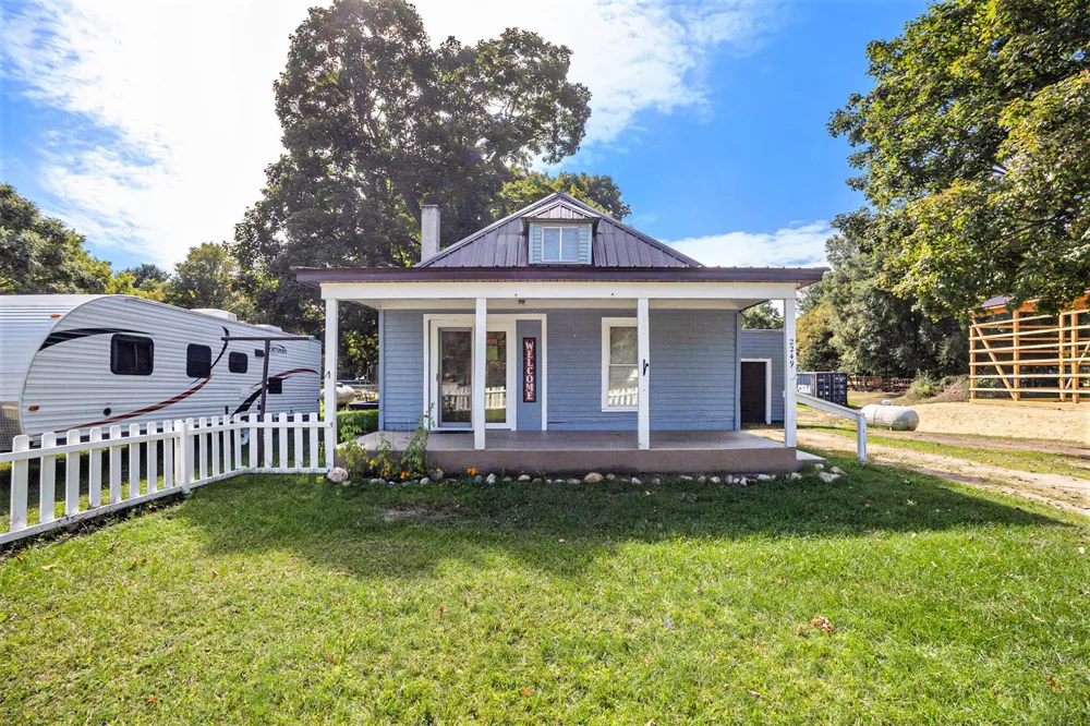 2249 E Ferry Street Shelby, MI 49455