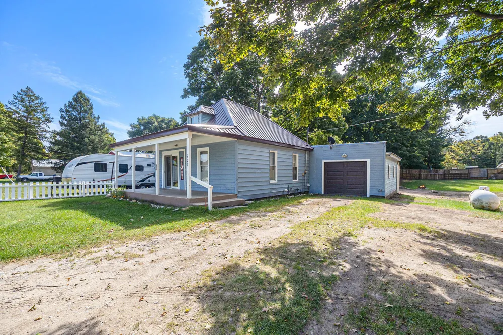 2249 E Ferry Street Shelby, MI 49455