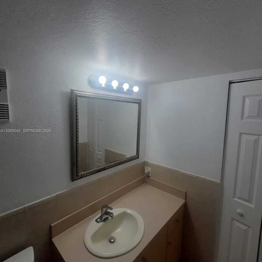 7151 Miami Lakes Dr #P36 Miami Lakes, FL 33014