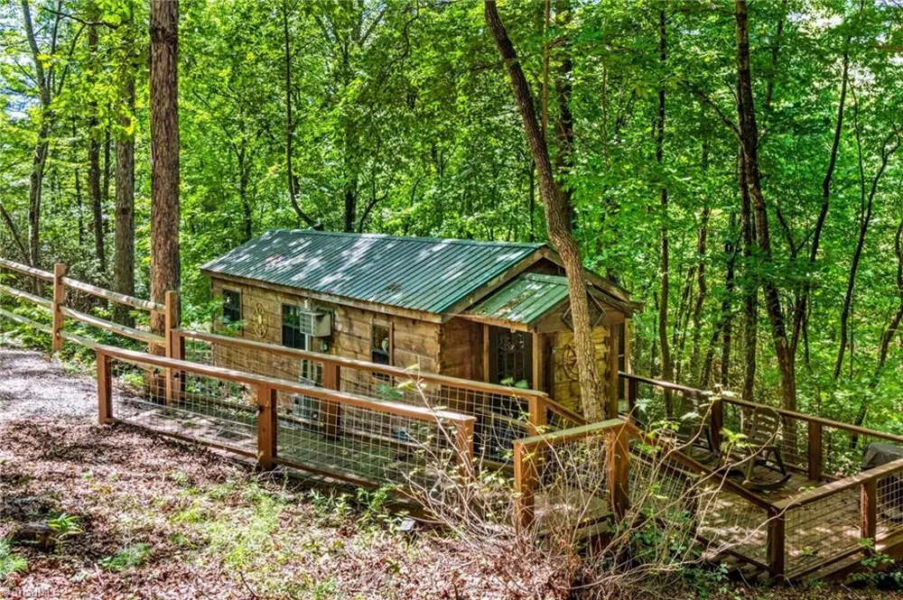 157 Wolf Trail McGrady, NC 28649
