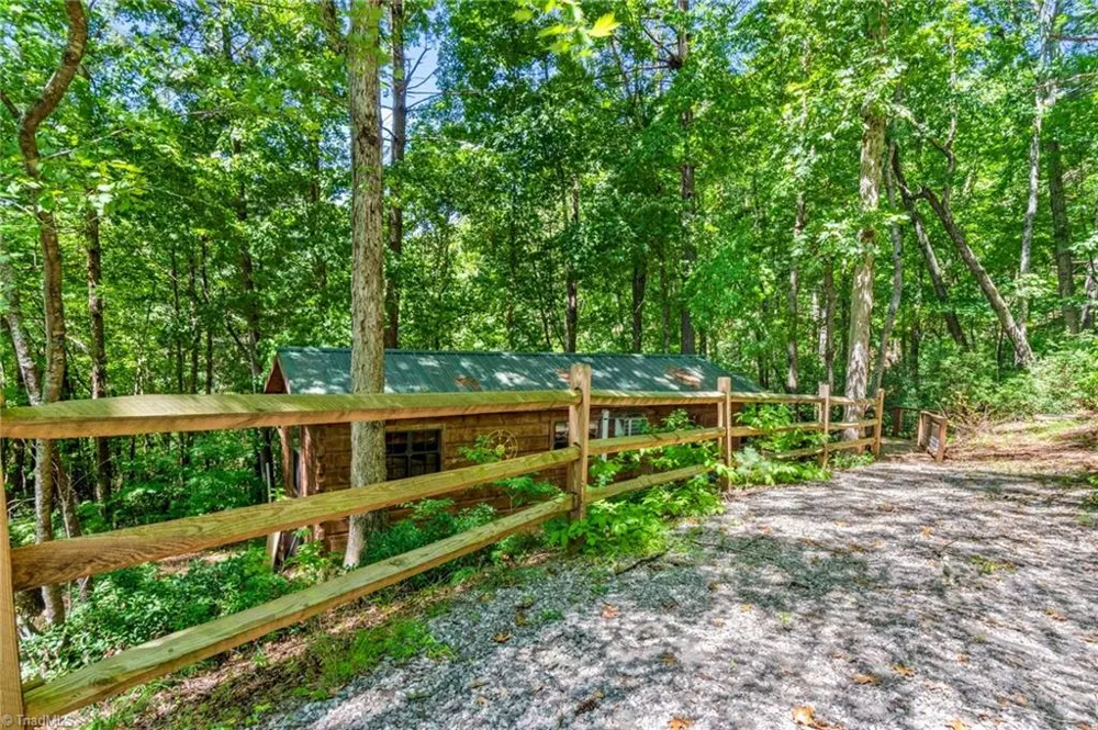 157 Wolf Trail McGrady, NC 28649