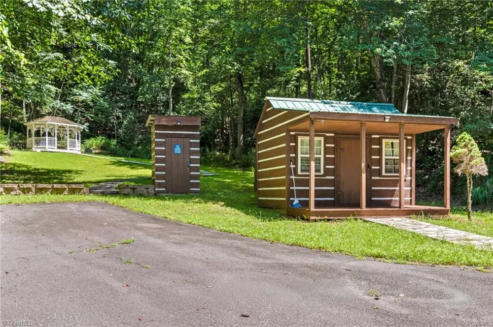 157 Wolf Trail McGrady, NC 28649