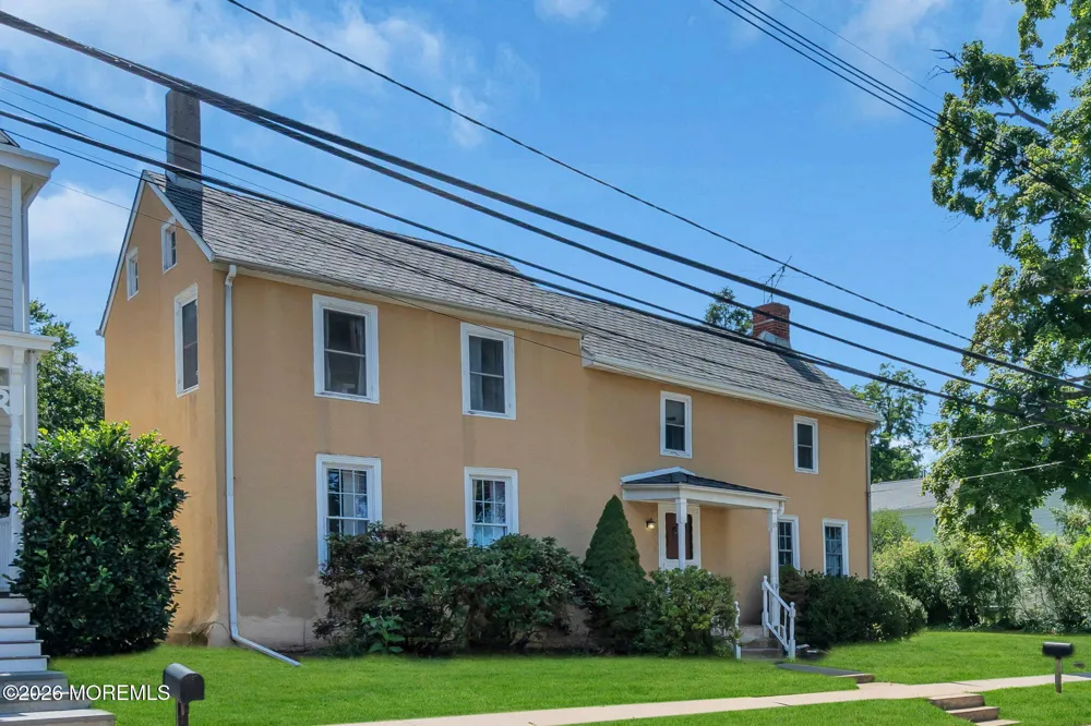 19 High Street Allentown, NJ 08501