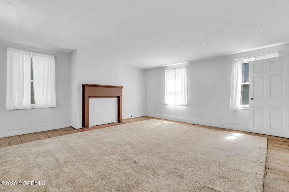19 High Street Allentown, NJ 08501