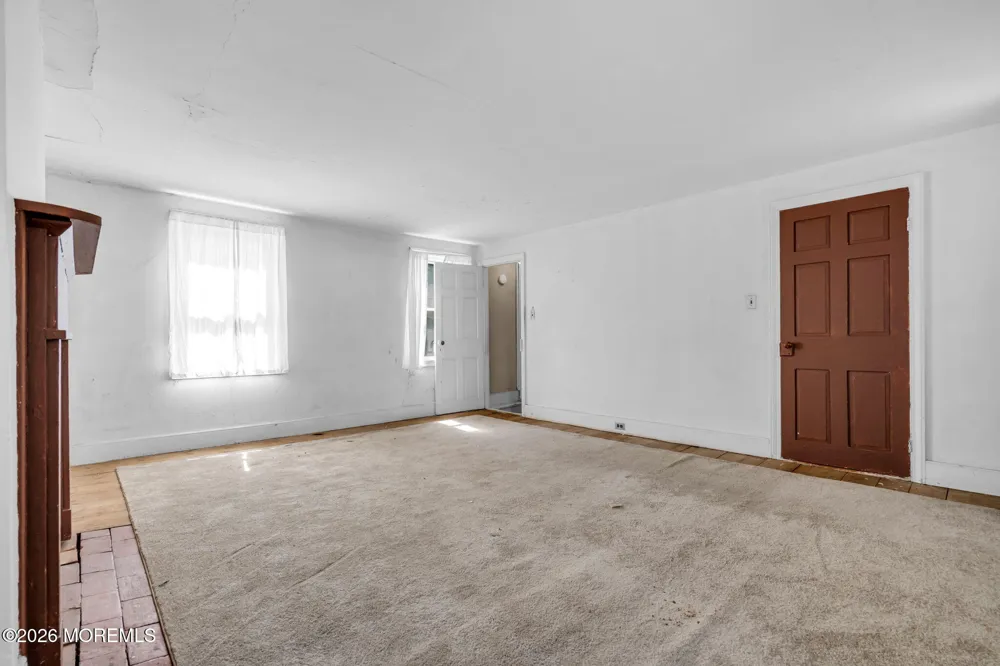19 High Street Allentown, NJ 08501