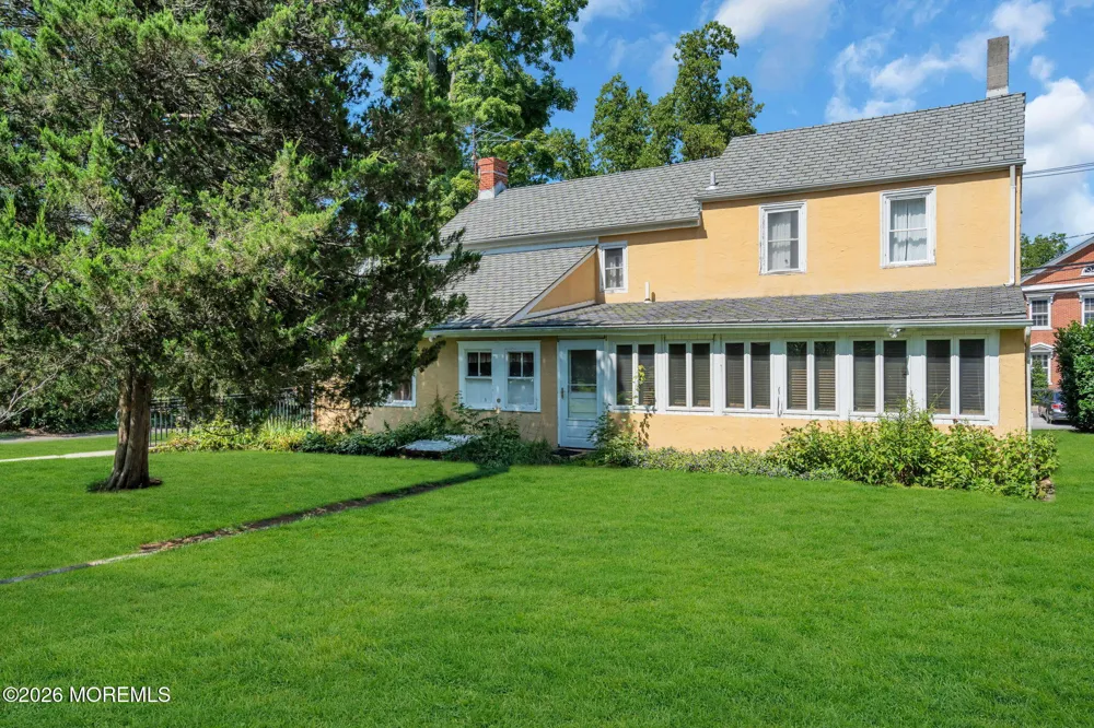 19 High Street Allentown, NJ 08501