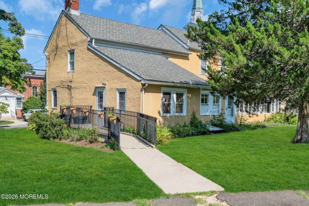 19 High Street Allentown, NJ 08501