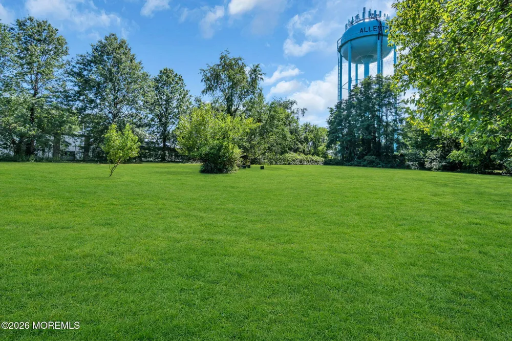 19 High Street Allentown, NJ 08501