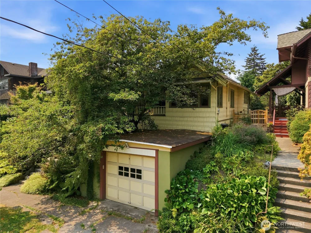 4747 4th Avenue NE Seattle, WA 98105