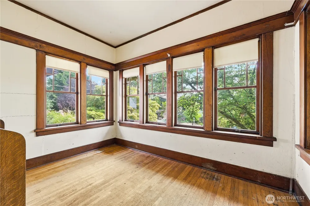 4747 4th Avenue NE Seattle, WA 98105
