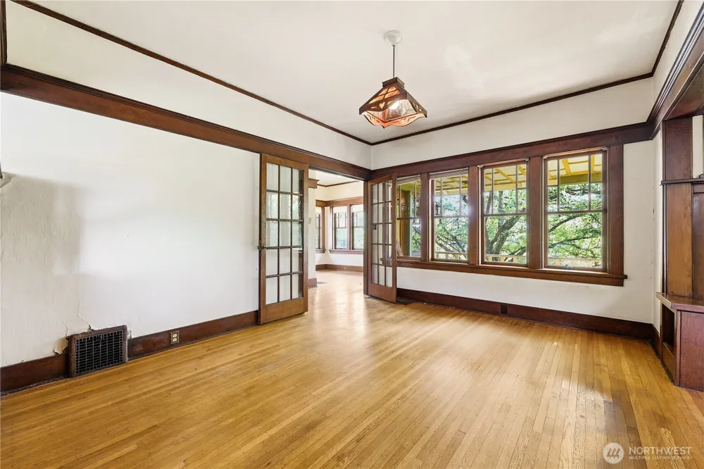 4747 4th Avenue NE Seattle, WA 98105