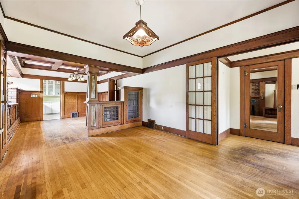 4747 4th Avenue NE Seattle, WA 98105
