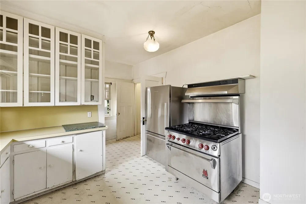4747 4th Avenue NE Seattle, WA 98105