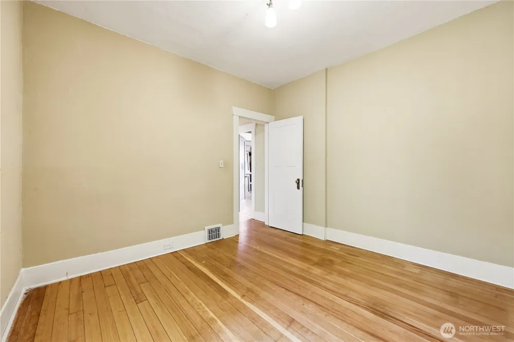 4747 4th Avenue NE Seattle, WA 98105