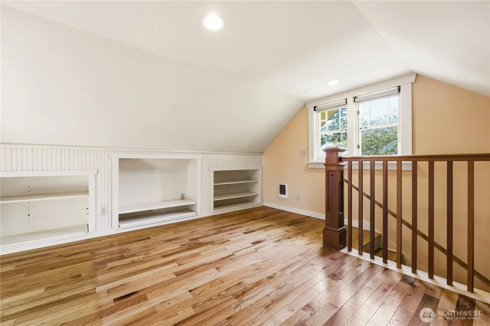 4747 4th Avenue NE Seattle, WA 98105