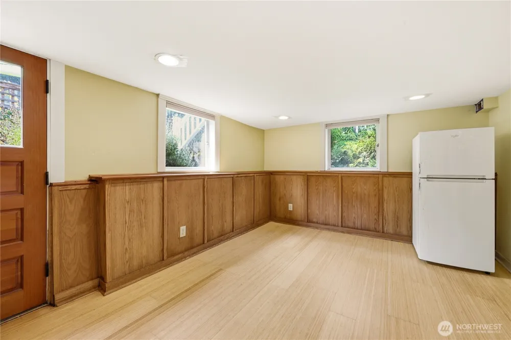 4747 4th Avenue NE Seattle, WA 98105