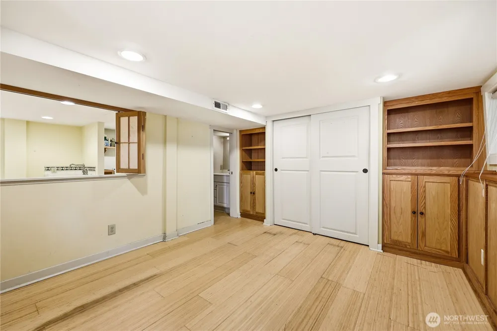 4747 4th Avenue NE Seattle, WA 98105