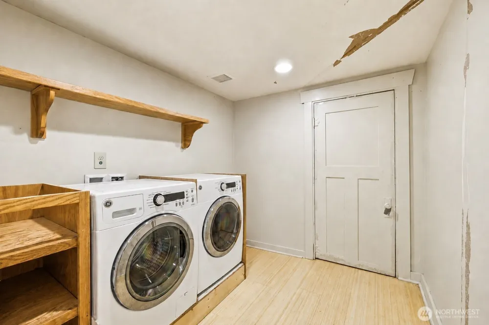 4747 4th Avenue NE Seattle, WA 98105
