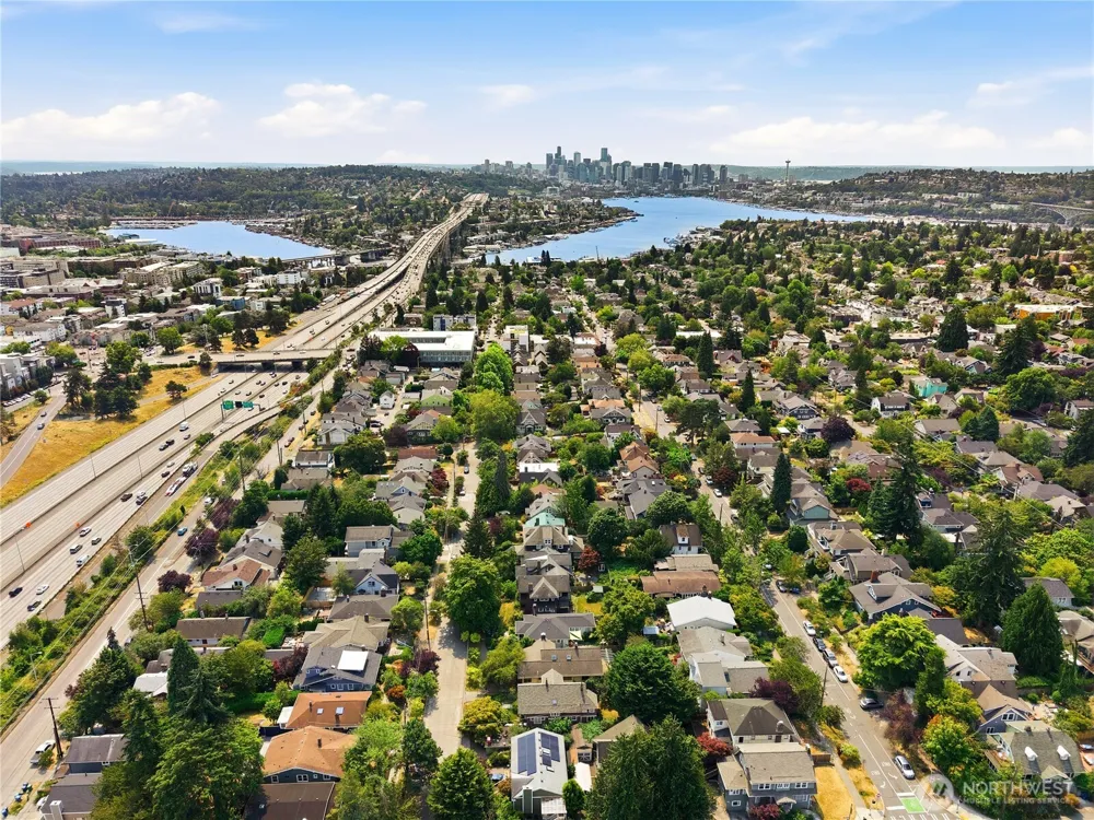 4747 4th Avenue NE Seattle, WA 98105