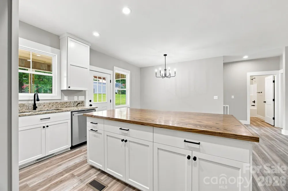 417 E 2nd Street Faith, NC 28041