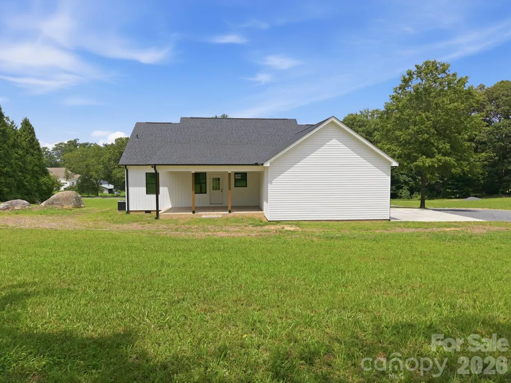 417 E 2nd Street Faith, NC 28041