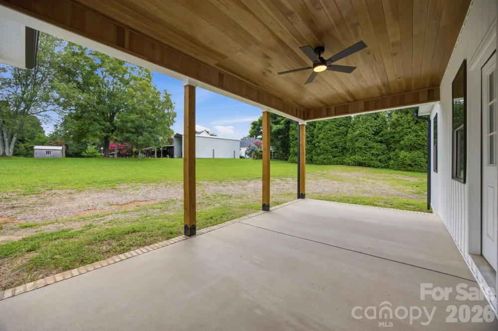 417 E 2nd Street Faith, NC 28041