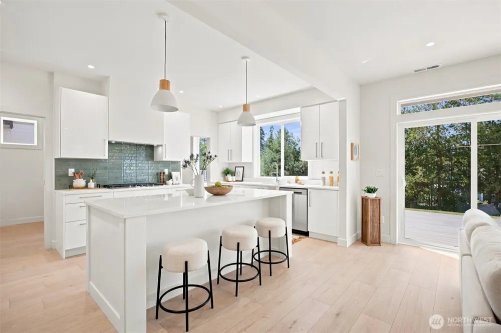 1351 Leighton Street Blaine, WA 98230