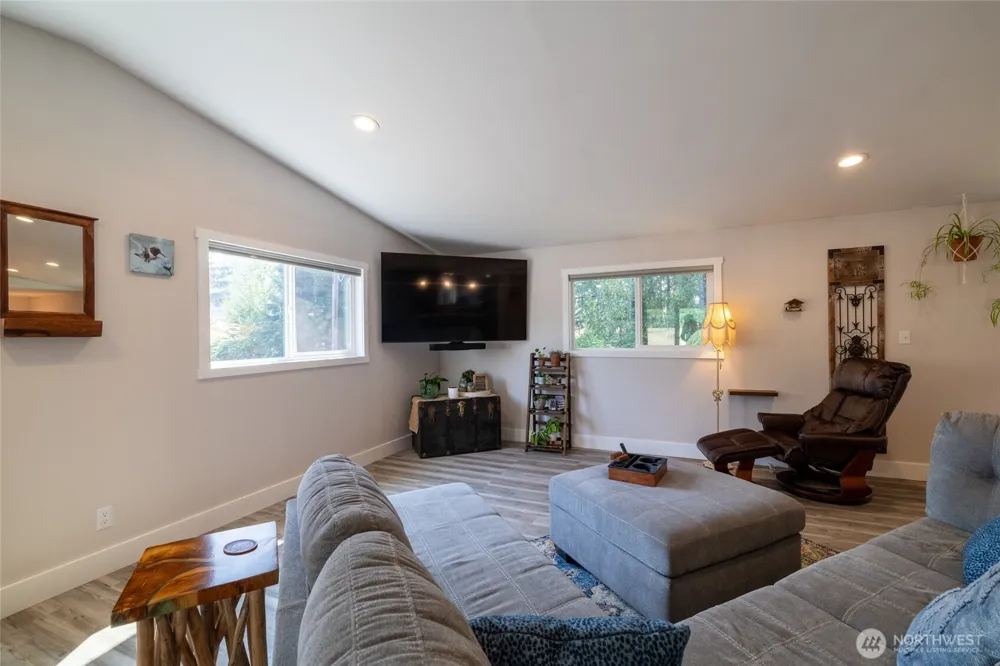 361 Penning Road Chehalis, WA 98532