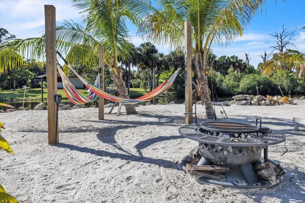 9470 COLONY DRIVE North Fort Myers, FL 33917