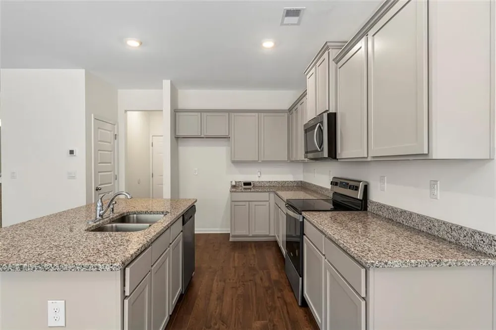 174 Hampton Circle McDonough, GA 30253