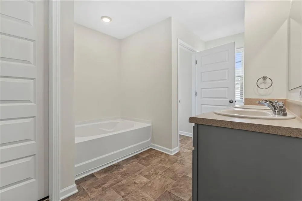 174 Hampton Circle McDonough, GA 30253