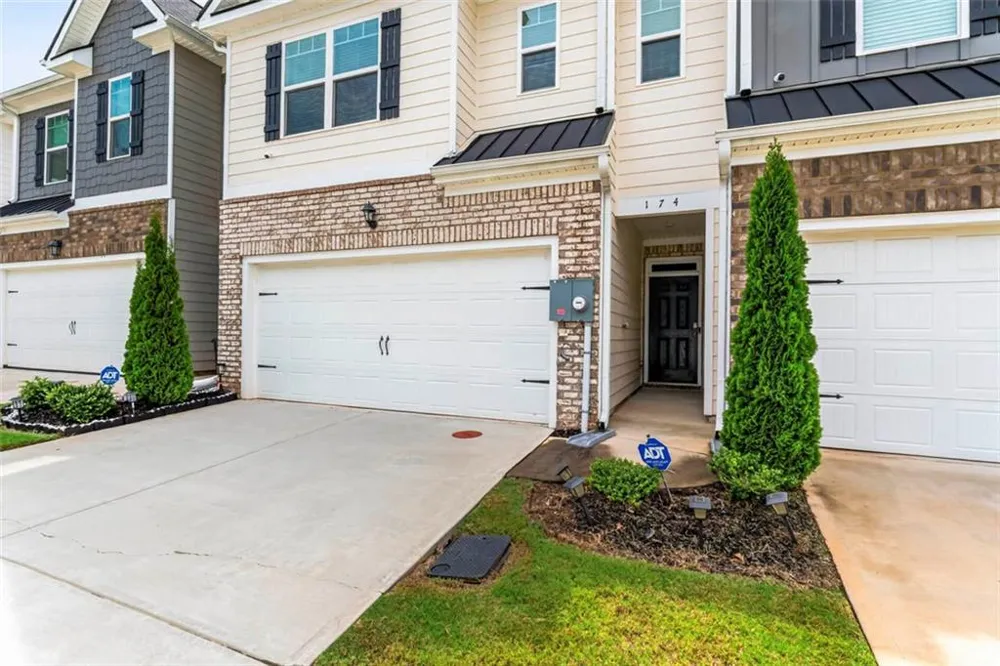 174 Hampton Circle McDonough, GA 30253