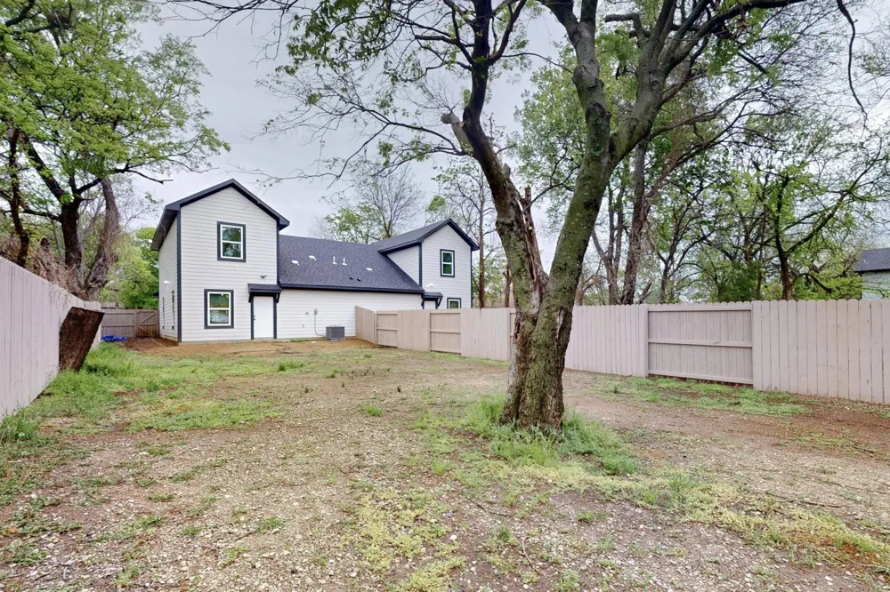 1213 Mill Street #A Gainesville, TX 76240