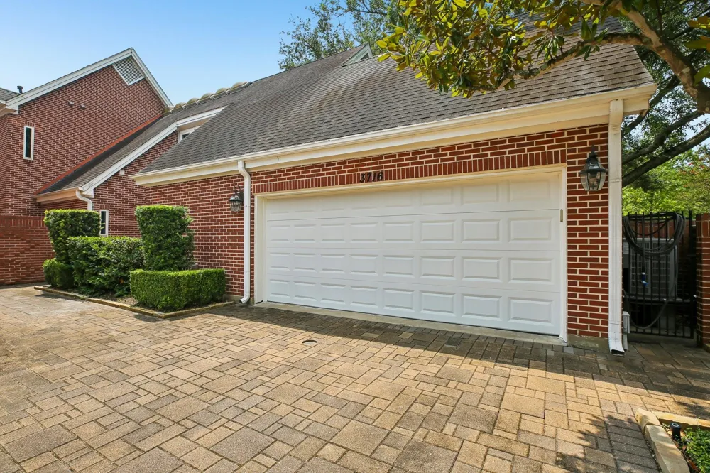 3716 Masters Court League City, TX 77573