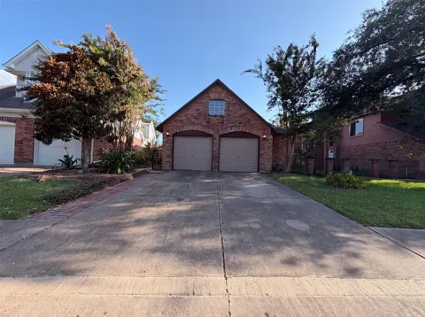 11823 Meadowchase Drive