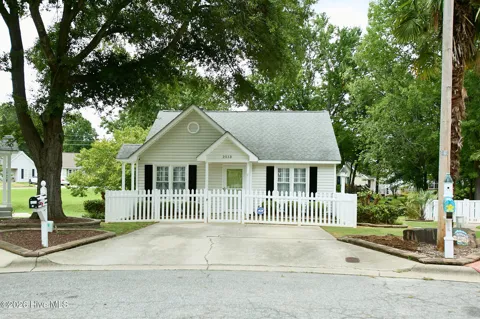 2513 Springlake Place