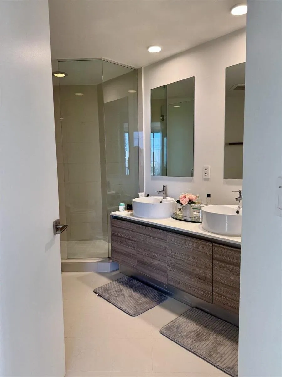 121 NE 34th Street #1116 Miami, FL 33137