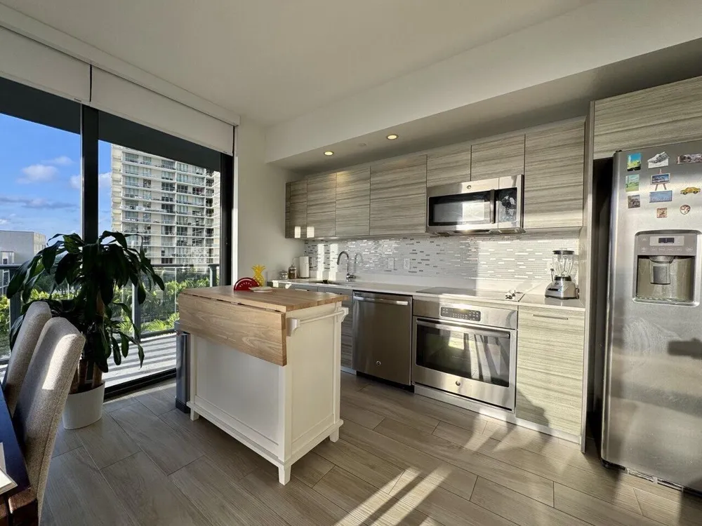 121 NE 34th Street #1116 Miami, FL 33137