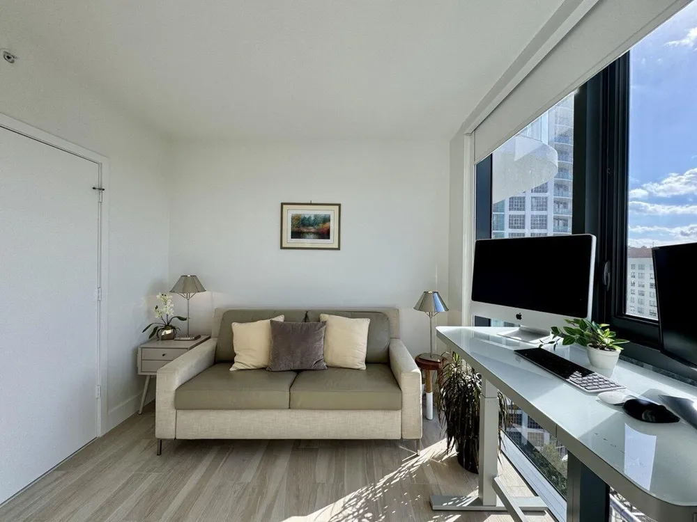 121 NE 34th Street #1116 Miami, FL 33137