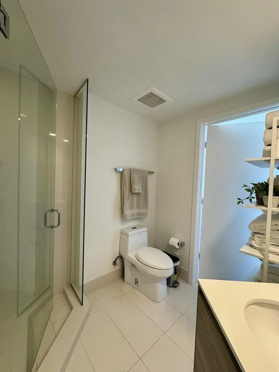 121 NE 34th Street #1116 Miami, FL 33137