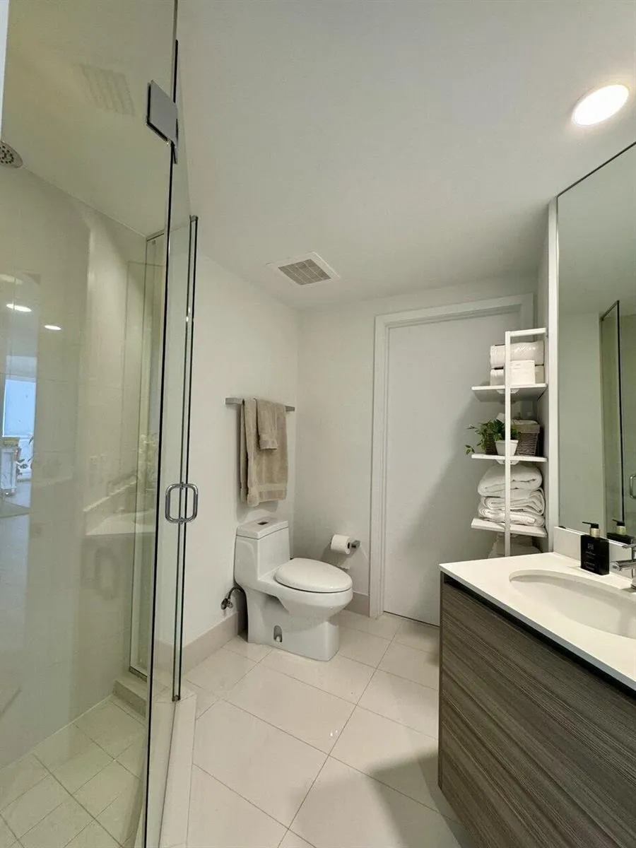 121 NE 34th Street #1116 Miami, FL 33137