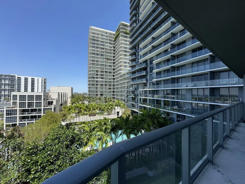 121 NE 34th Street #1116 Miami, FL 33137