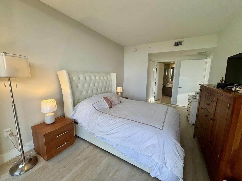 121 NE 34th Street #1116 Miami, FL 33137