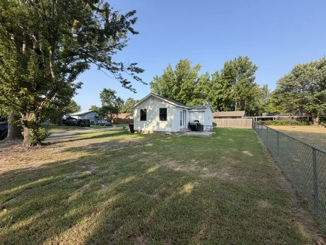 305 McGee Eufaula, OK 74432