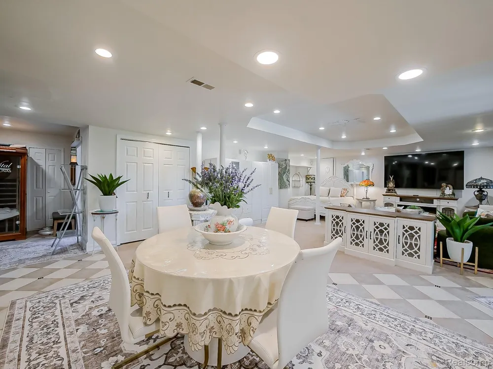 13340 Andover Drive Plymouth Charter Township, MI 48170