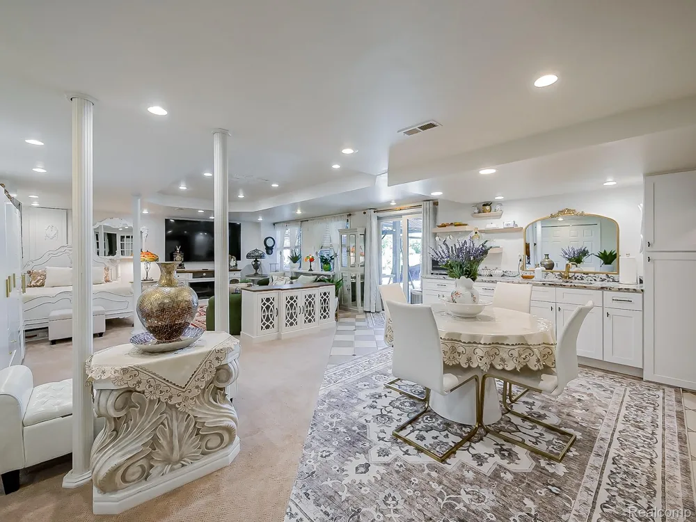 13340 Andover Drive Plymouth Charter Township, MI 48170