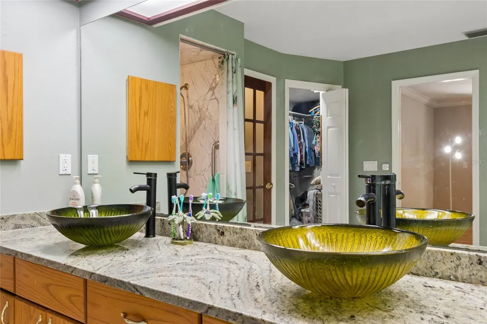 1055 RIVERSIDE RIDGE ROAD Tarpon Springs, FL 34688