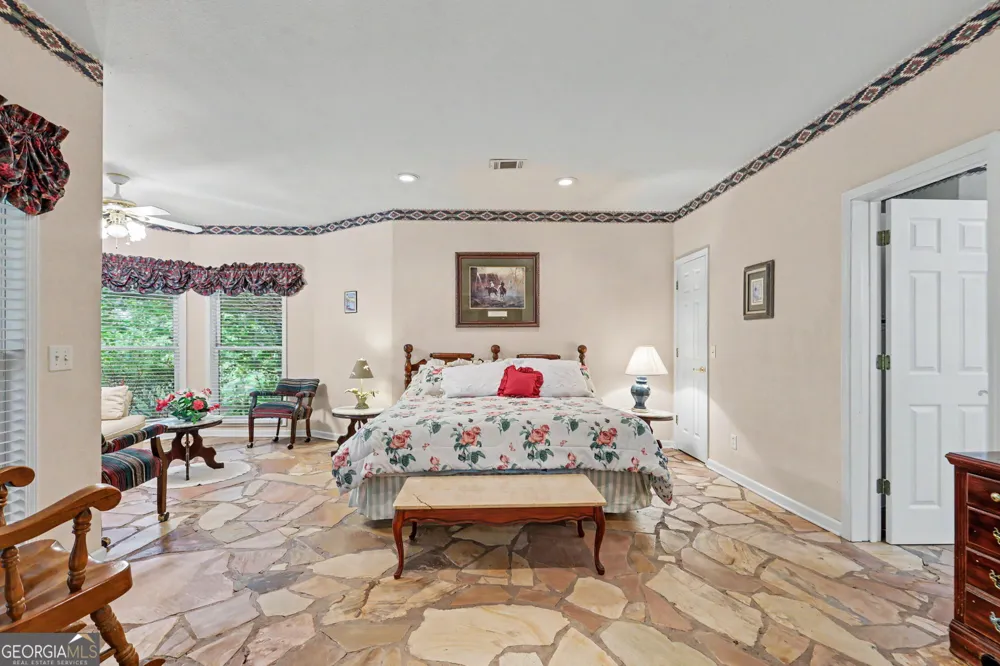 285 Sunset View RD Cleveland, GA 30528
