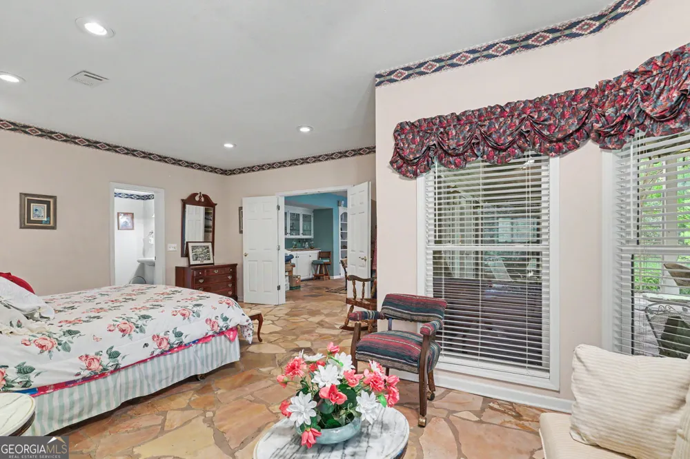 285 Sunset View RD Cleveland, GA 30528